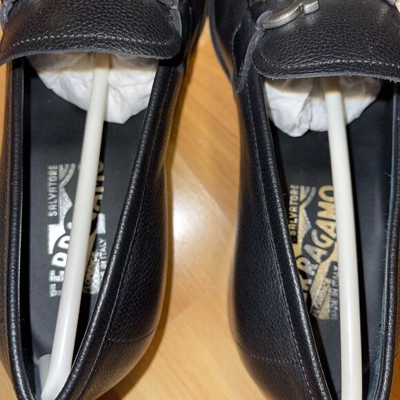 Mens Black Leather FERRAGAMO Loafers Mens Black Leather FERRAGAMO Loafers - Picture 2 of 13